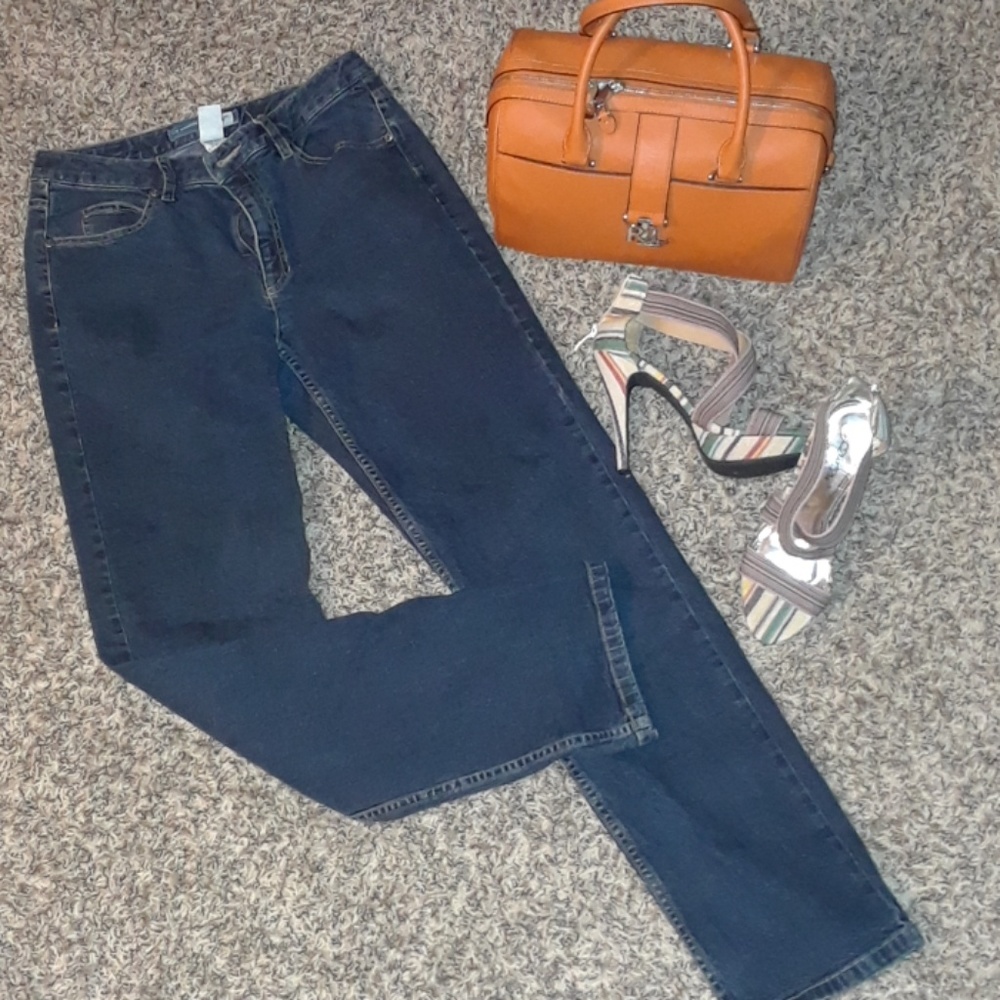 Liz Claiborne straight leg fit jeans
